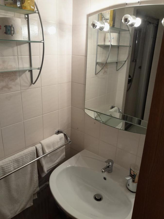 Apartment Mit Kueche Und Balkon Oder Terrasse, Ruhig Und Gut Erreichbar Piding Dış mekan fotoğraf